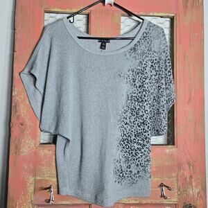 Fang Womens Size L‎ Leopard Print Bling Rhinestone Short Wing Sleeve Sweater